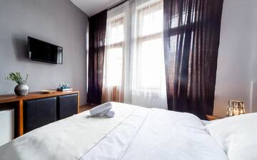 Фото номера Двухместный номер Делюкс с 1 кроватью и балконом Хостелы Central Sopot г. Сопот 3