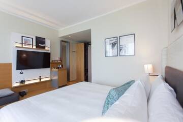Фото номера Номер с кроватью размера «king-size» и балконом Отель Sopot Marriott Resort &amp; Spa г. Сопот 8