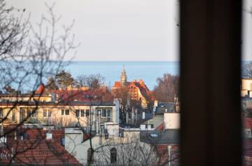 Фото номера Трехместный номер с балконом и общей ванной комнатой, вид на море Хостелы Hostel George г. Сопот 8