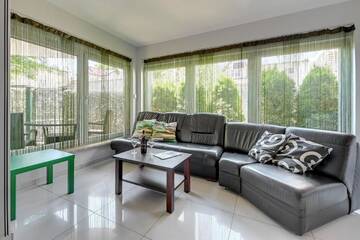 Фото номера Economy Studio with Sofa Bed (4 adults) Апартаменты Dom &amp; House - Apartamenty Sunrise г. Сопот 15