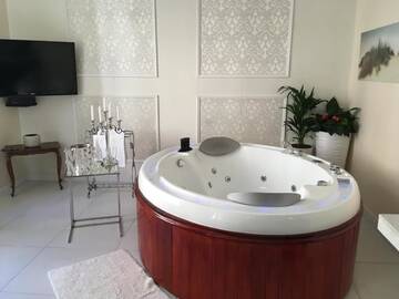 Фото номера Улучшенные апартаменты с гидромассажной ванной Апартаменты Sopot Spa Apartment г. Сопот 18