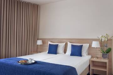Фото номера Двухместный номер с 2 отдельными кроватями и видом на город Отель Hotel Molo г. Сопот 12