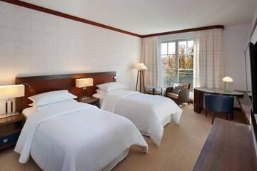 Фото номера Улучшенный номер с 2 отдельными/односпальными кроватями Отель Sheraton Sopot Hotel г. Сопот 4