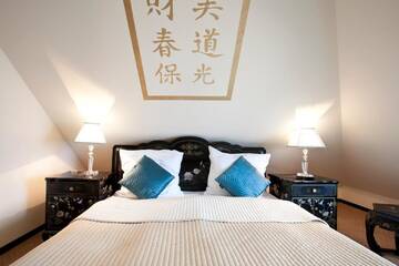 Фото номера Улучшенные апартаменты с 1 спальней с видом на море Отель Hotel Zhong Hua г. Сопот 4