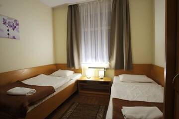 Фото номера Двухместный номер с 2 отдельными кроватями Отель Hotel Miramar г. Сопот 3